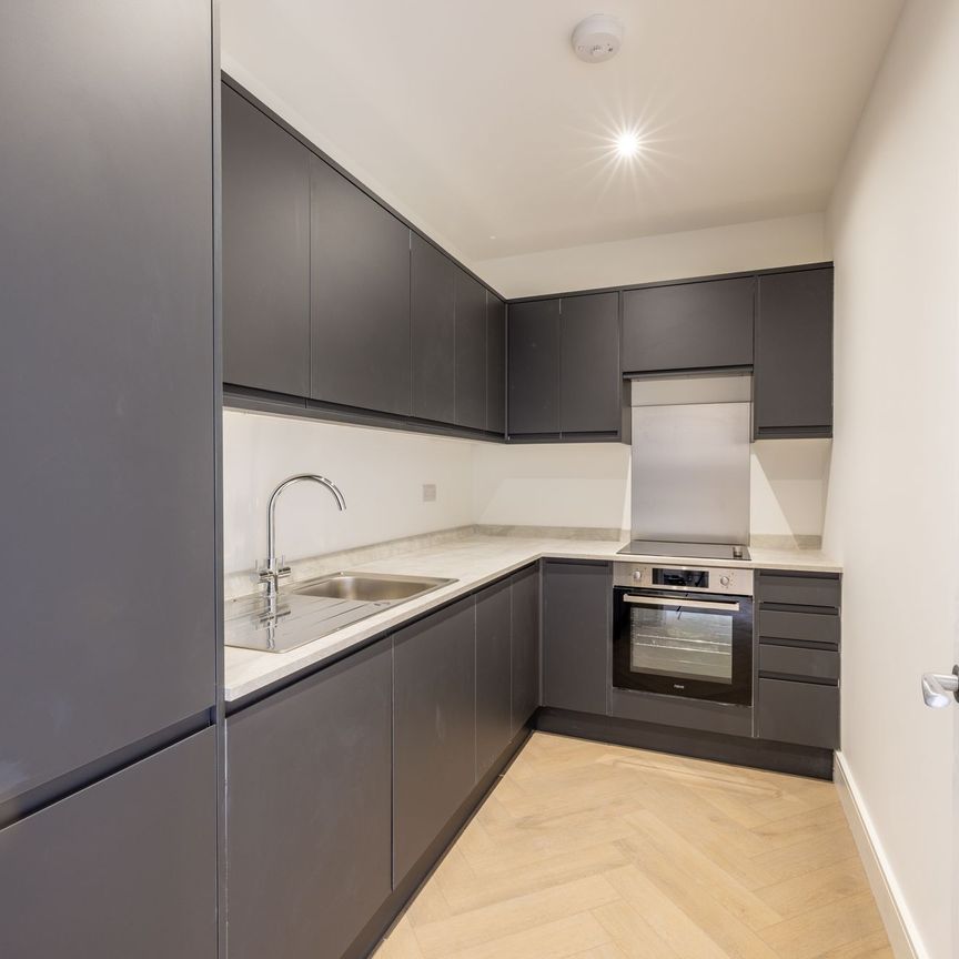 To Let 2 Bedroom Apartment - Photo 1