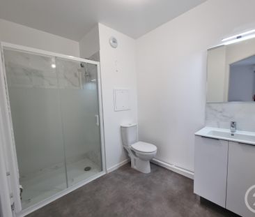 Location Appartement 2 pièces 43m² SAVIGNY LE TEMPLE 77176 - Photo 2