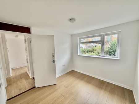To Rent – Property Options Estate Agents Traditional two-bedroom detached bungalow in a sought-after cul-de-sac. Features private enclosed garden, Council Tax Band C, EPC D. viewing is essential. - Photo 3