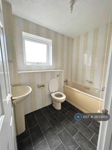 5 bedroom detached house to rent - Photo 5