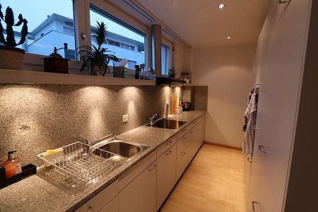 APPARTEMENT DE 3 PIÈCES À CHAM (ZG), MEUBLÉ, TEMPORAIRE - Foto 3