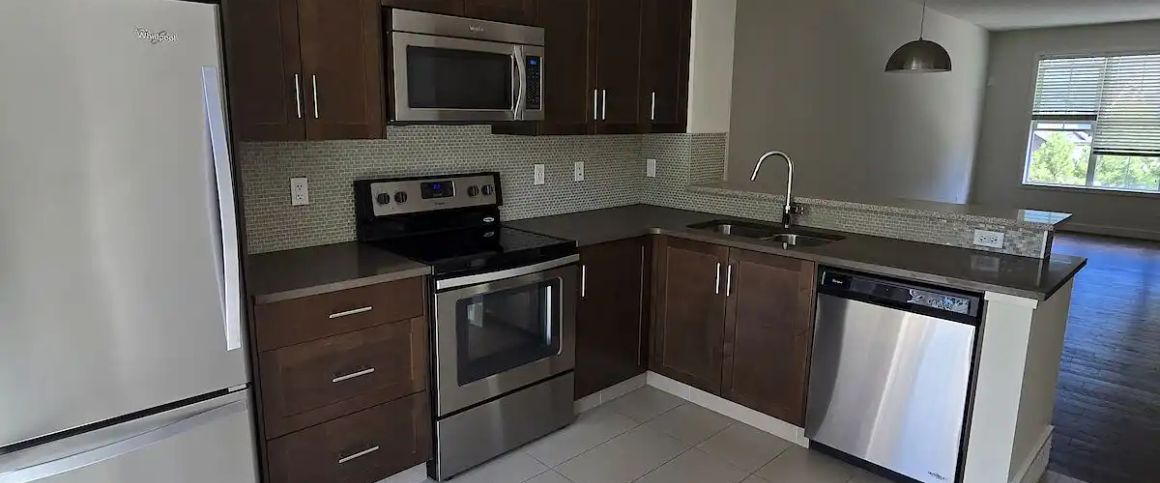Modern 2-Bedroom Townhouse in Sherwood — 2 Bedrooms Townhouse - Photo 1