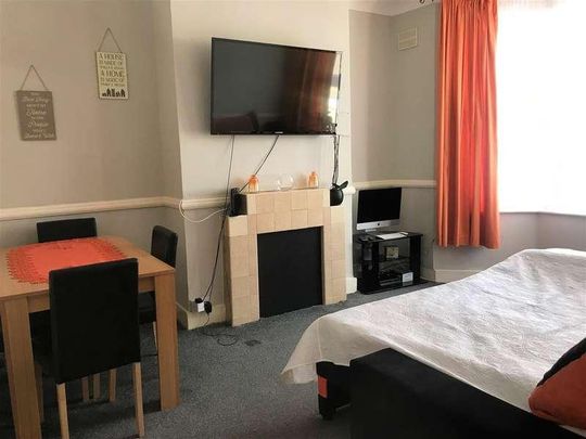 Grant Road, Harrow Weald, Wealdstone, HA3 - Photo 1