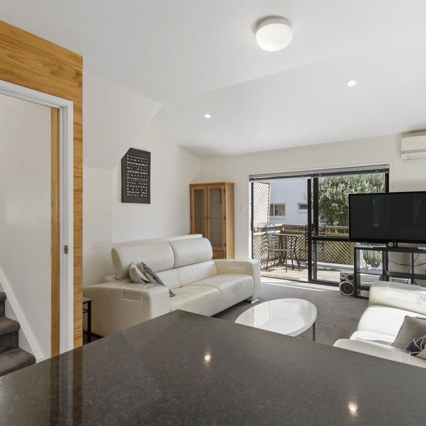 Furnished Townhouse - Secure Gated Community - Photo 1