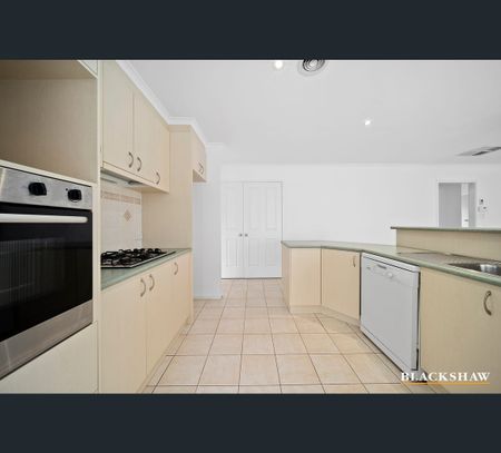 12 Dora Street, Jerrabomberra, NSW 2619 - Photo 3