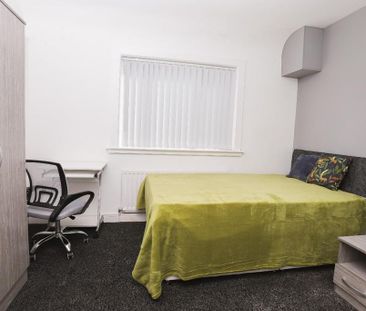 4 bedroom terraced house to rent - Photo 4