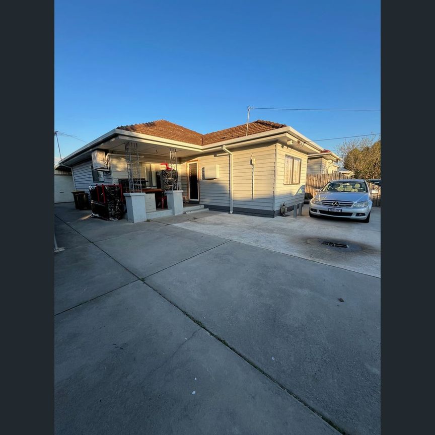 28 Dulcie Street, Sunshine, Vic 3020 - Photo 1