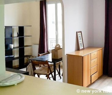 Logement à Paris, Location meublée - Photo 2