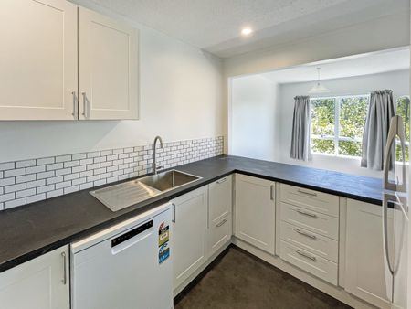 Living Made Easy... - Photo 5