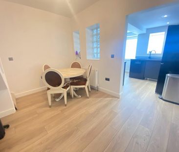 2 bedroom House To Let - Photo 4