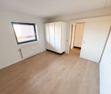 Lys og dejlig 2-værelses lejlighed med terrasse - Foto 4