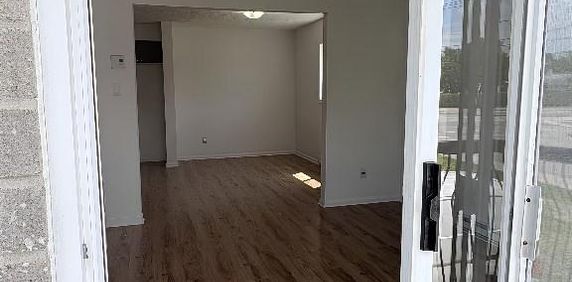 4-1/2 rénové Fleurimont situé à 2 pas du CHUS et Cegep - Photo 2