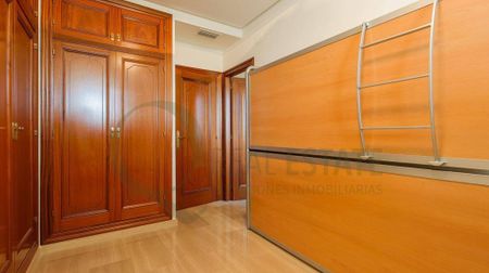 Luxury penthouse for rent in Alicante, Spain - Photo 3