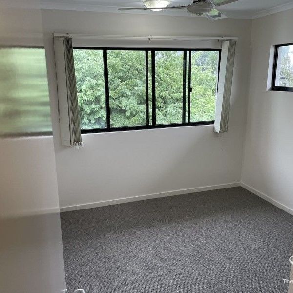 Inner City Duplex - 2 Bedroom + 2 Underground Car Parks! - Photo 1