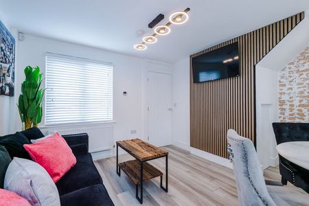 Sandal Street - Photo 3