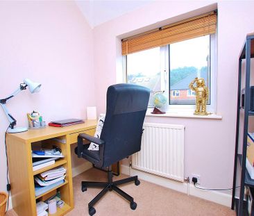 4 bedroom semi-detached house to rent - Photo 4