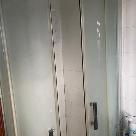 Room in a Shared House, Ilford, IG1 - Photo 3