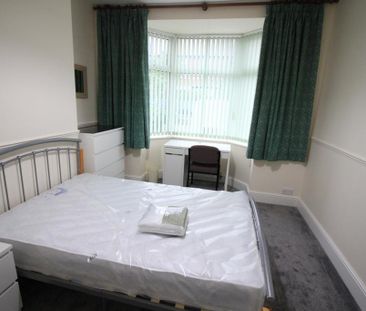 4 bedroom terraced house to rent - Photo 2