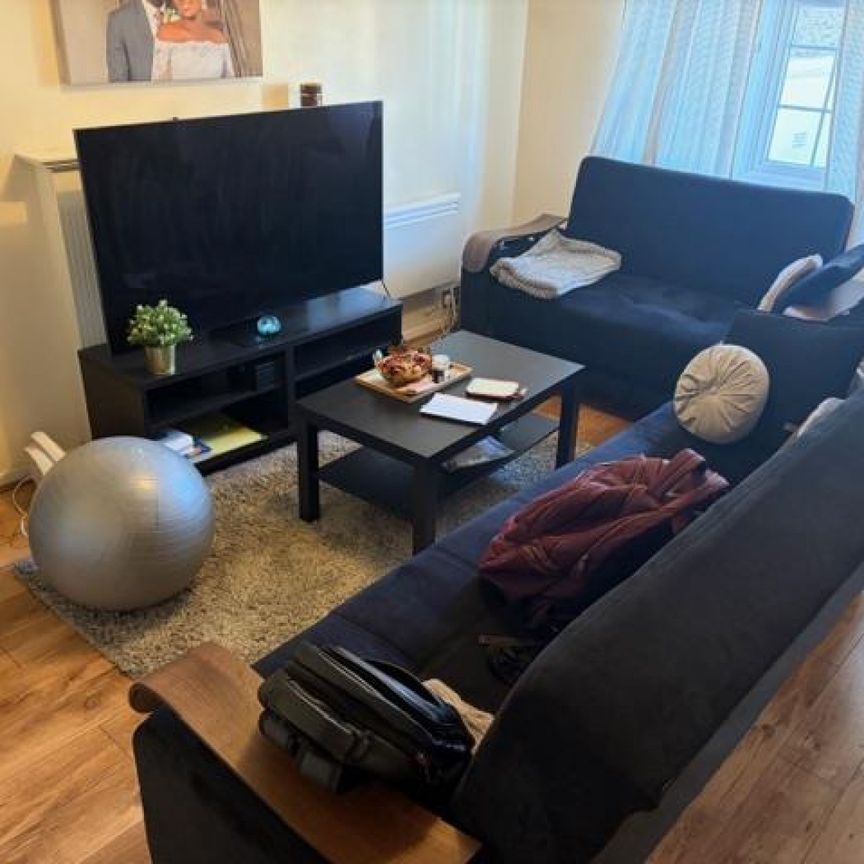 1 Bedroom Flat To Let - Photo 1