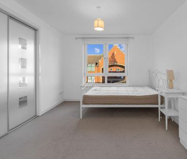 2 bedroom flat to rent - Photo 3