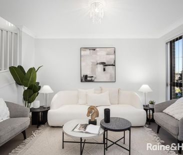 Spacious Family Home in Box Hill - Photo 3