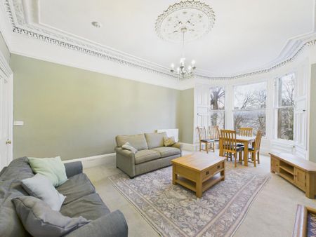 3 bedroom flat to rent - Photo 2