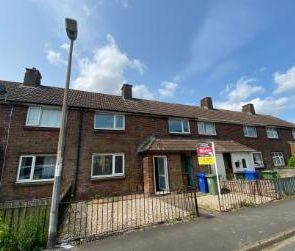 3 bedroom terraced house to rent - Photo 1