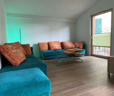 In Montreux, beautiful furnished room with private shower room - Photo 2