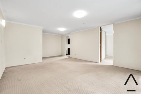 Spacious One Bedroom Apartment in a Prime Location - Photo 5