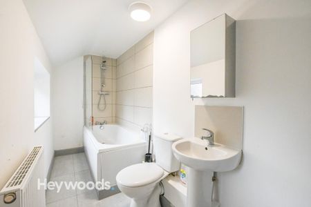 1 bedroom house of multiple occupation to rent - Photo 4