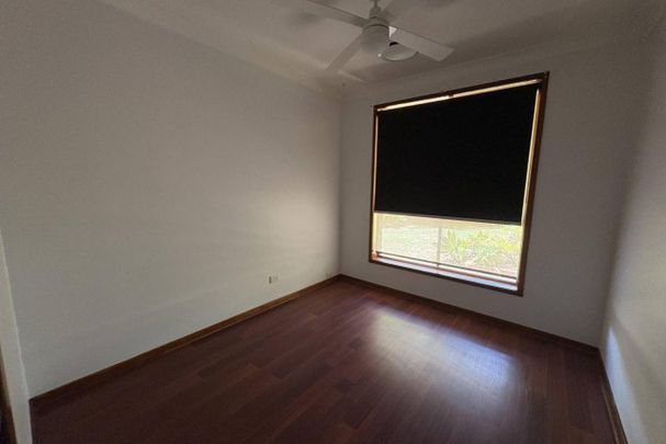 Spacious Family Home with Pool & Fireplace - Photo 1