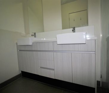 306/95 Warrigal Road, Hughesdale VIC 3166 - Apartment For Rent | Do... - Photo 6