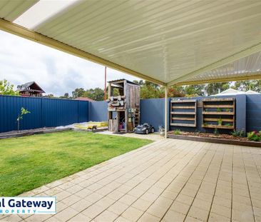 2 Lagoon Pass, BALDIVIS WA 6171 - Photo 2