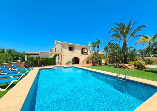 WIDE ESTATE FOR RENT IN TEULADA FOR LONG TERM