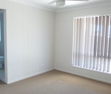 WESTDALE – Modern in New Estate! - Photo 2