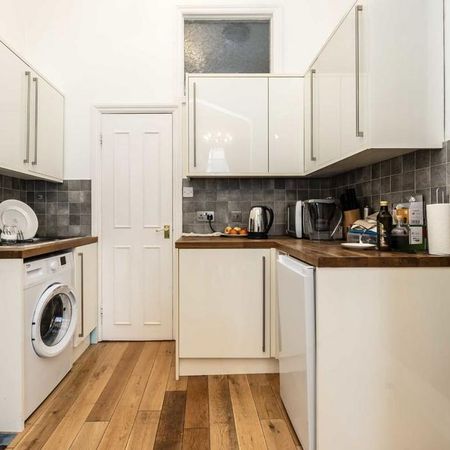 1 bedroom flat to rent - Photo 3