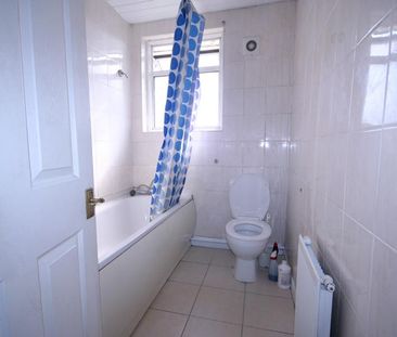 3 bedroom terraced house to rent - Photo 6