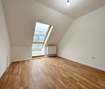 renoviert, modernisiert & bezugsfrei: Helle + gut geschnittene 2-Zi.-Wohnung in zentraler Lage - Foto 4