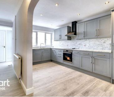 4 bedroom terraced house to rent - Photo 1