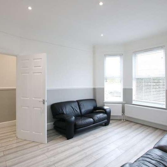 Temple Road, Cricklewood, NW2 - Photo 1