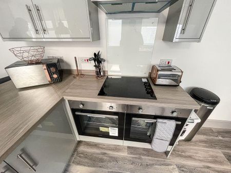 1 bedroom in a house share to rent - Photo 5