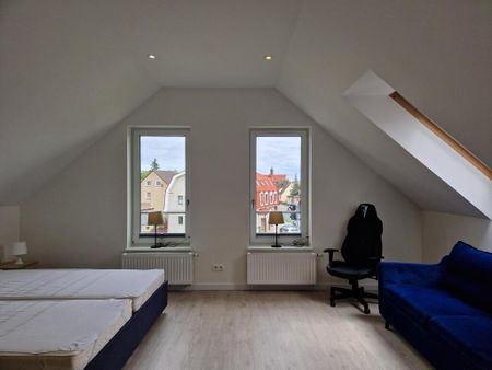 Dwupoziomowe 77 m² z miejscem parkingowym - Photo 3