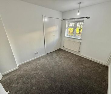 3 bedroom end of terrace house to rent - Photo 3