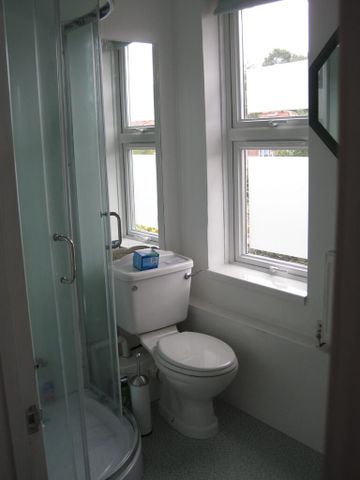 4 bedroom semi-detached house to rent - Photo 5