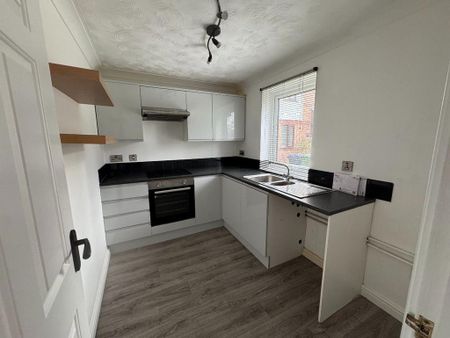 2 bedroom terraced house to rent - Photo 3