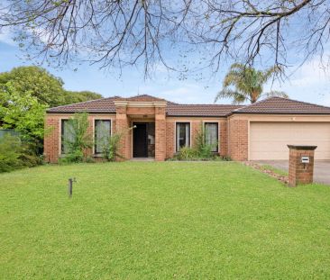 Stylish Living in a Quiet Strathfieldsaye Court - Photo 1