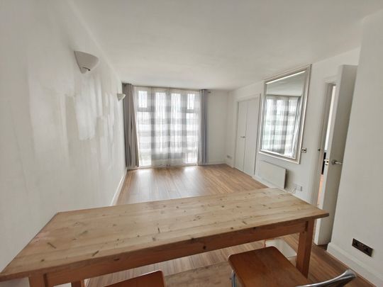 1 Bed Flat, Park East Building Bow Quarter, E3 - Photo 1