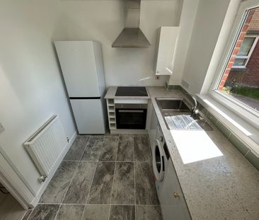 2 Bed Flat, Springfield Gardens, G31 - Photo 2