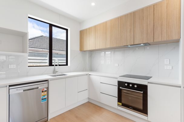 Modern Luxury in Panmure's Golden Triangle - Photo 1