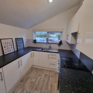 2 Bed Flat, Bell Hill Road, BS5 - Photo 3